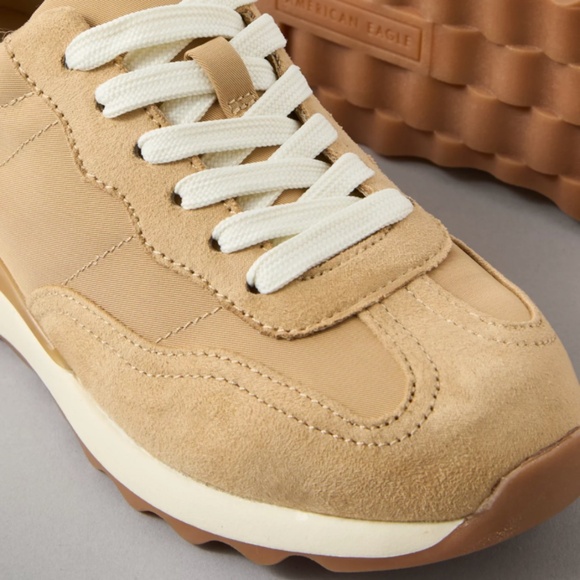 Tan platform sneakers - Picture 1 of 6